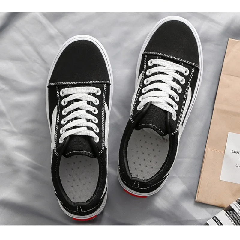 Jeunes étudiants garçons fille - Vans Shoes Old Skool avis et prix